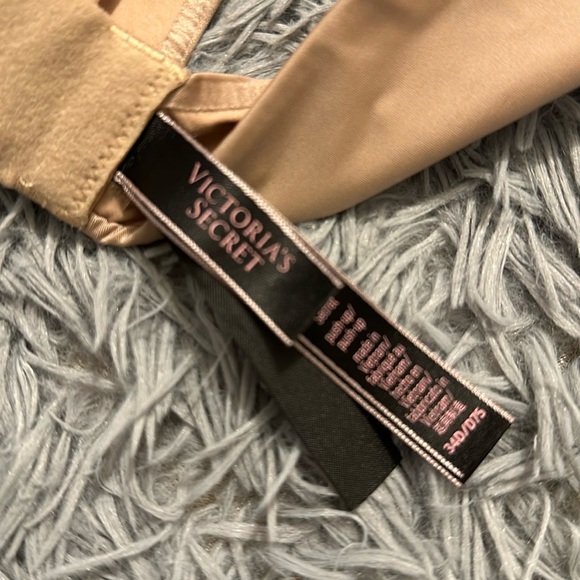 🎀 3/$15 🎀 - Picture 3 of 3